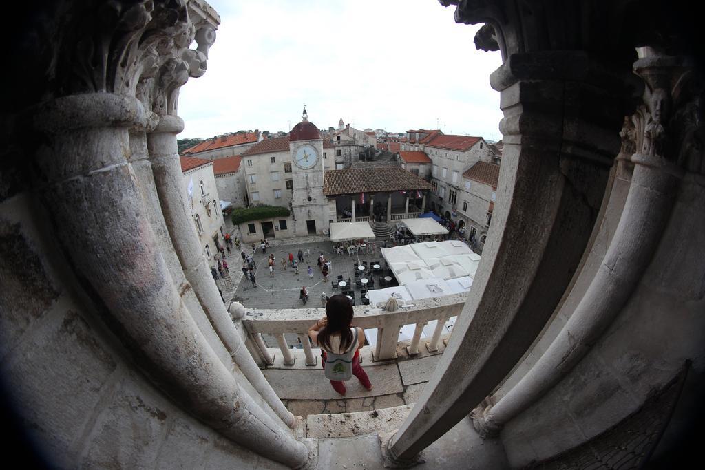 Apartment Fabijanko Oldtown Trogir Eksteriør billede